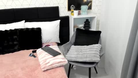 Snapshot of heidixcutie chatting on February 17, 4:42 am Heidi online show from February 17, 4:42 am