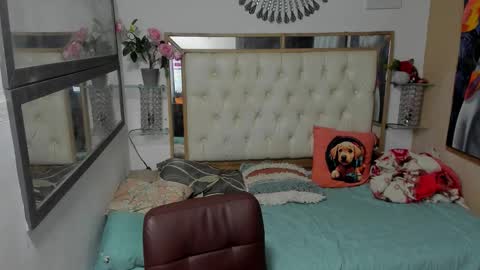 heiker_ online show from November 1, 4:33 am