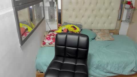 heiker_ online show from October 13, 4:14 am