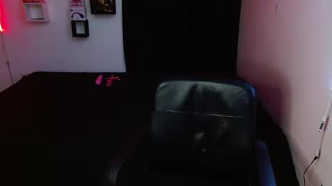 ETHEREAL HEIZER online show from December 22, 11:52 pm