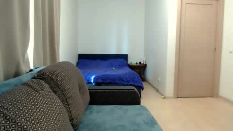 helen_adams_ online show from April 22, 7:04 am