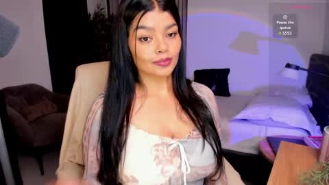helen_miller online show from May 7, 1:34 am