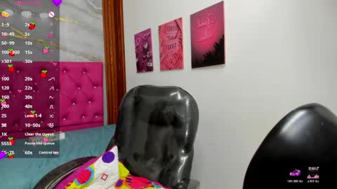Helen online show from May 7, 6:25 pm