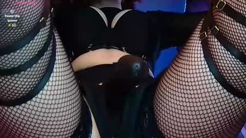 Snapshot of helena__femdom chatting on February 28, 11:14 am Helena online show from February 28, 11:14 am