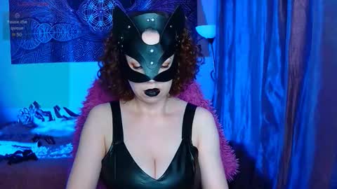 Snapshot of helena__femdom chatting on September 19, 4:33 pm Helena online show from September 19, 4:33 pm