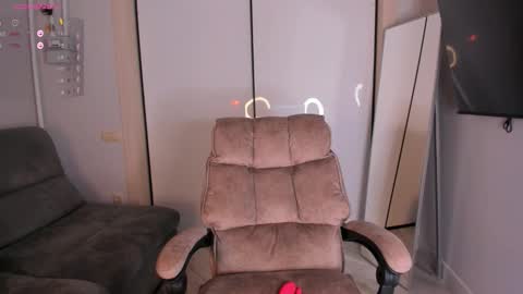 Helen online show from October 6, 4:47 pm