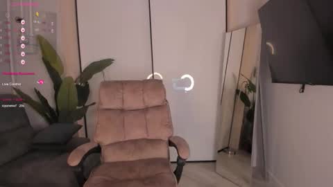 Helen online show from October 28, 3:13 pm