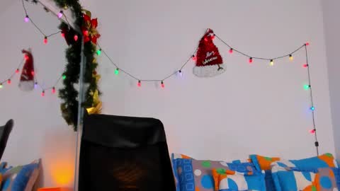 Helena Santos  online show from January 5, 6:22 pm