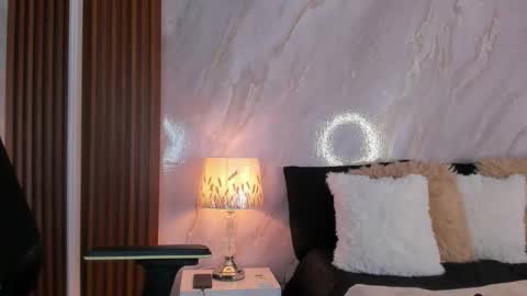 Helena Santos  online show from January 14, 10:56 am