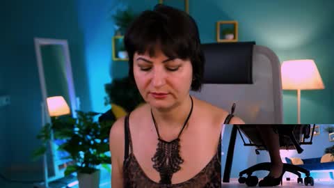 helenbeler online show from December 21, 5:14 am