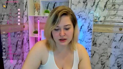 Snapshot of helenhartt chatting on October 16, 2:33 am helenhartt online show from October 16, 2:33 am