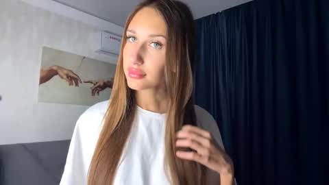 Chloe online show from September 29, 9:08 am