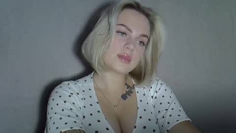 helga_now online show from September 30, 8:52 pm