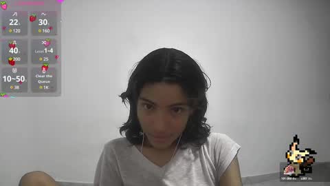 Snapshot of helia_n_amy chatting on February 14, 4:15 am Helia Transfem and Amy online show from February 14, 4:15 am
