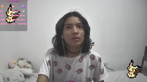 Snapshot of helia_n_amy chatting on January 23, 9:39 am Helia Transfem and Amy online show from January 23, 9:39 am
