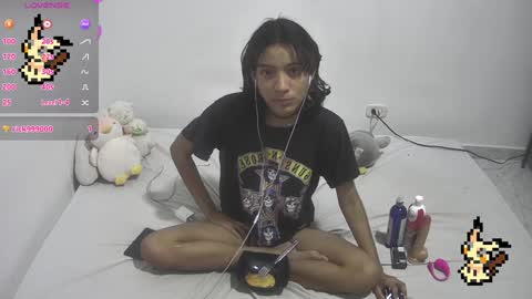 Snapshot of helia_n_amy chatting on January 24, 5:42 am Helia Transfem and Amy online show from January 24, 5:42 am