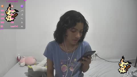 Snapshot of helia_n_amy chatting on January 31, 1:22 am Helia Transfem and Amy online show from January 31, 1:22 am