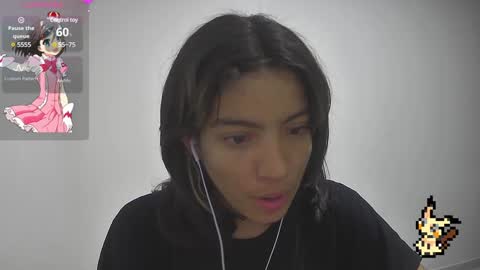 Snapshot of helia_n_amy chatting on February 6, 5:25 am Helia Transfem and Amy online show from February 6, 5:25 am