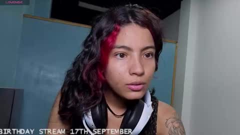 Snapshot of helia_n_amy chatting on September 15, 1:51 am Helia Transfem and Amy online show from September 15, 1:51 am