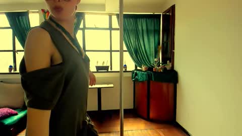 Heliconia online show from January 18, 5:55 pm