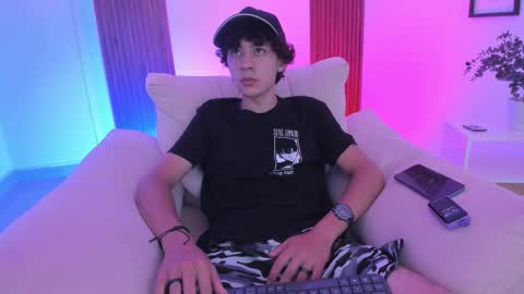 helios_obscuro online show from October 24, 4:46 am