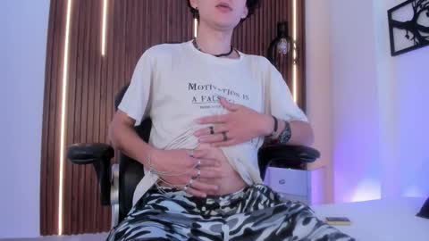 helios_obscuro online show from October 17, 4:27 am