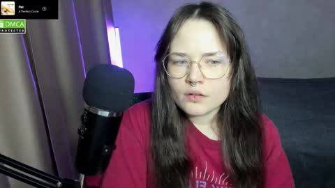 Red online show from February 15, 9:26 pm