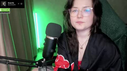 Red online show from March 28, 8:43 pm