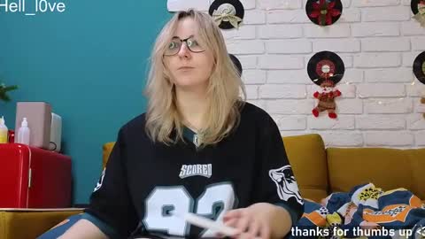 Snapshot of hell_l0ve chatting on January 1, 1:16 pm Anastasiia online show from January 1, 1:16 pm