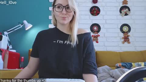 Snapshot of hell_l0ve chatting on February 1, 7:05 am Anastasiia online show from February 1, 7:05 am