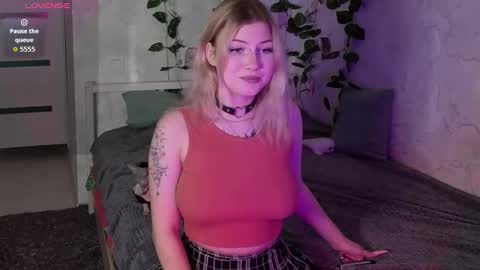 HellenHorny online show from September 11, 11:00 am