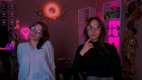 Helli online show from September 28, 8:29 pm