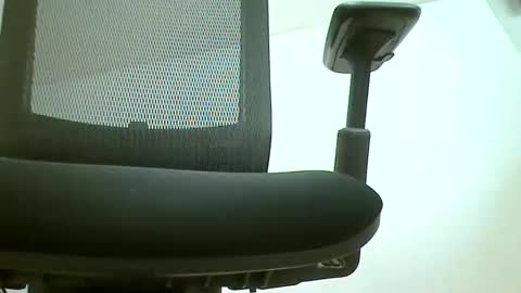 hennes6 online show from November 30, 9:05 am