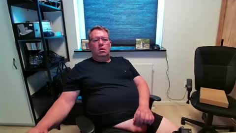 henrikrp1971 online show from May 26, 11:05 am