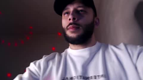 HenryAxe online show from November 26, 11:45 pm