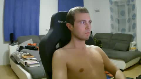 John Pearl online show from April 1, 7:33 pm