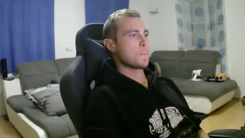 John Pearl online show from December 4, 8:19 pm