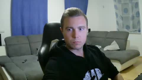 John Pearl online show from March 4, 8:05 pm