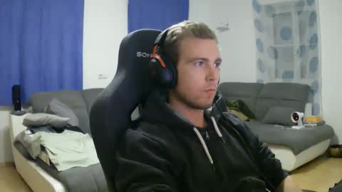 John Pearl online show from April 4, 7:54 pm