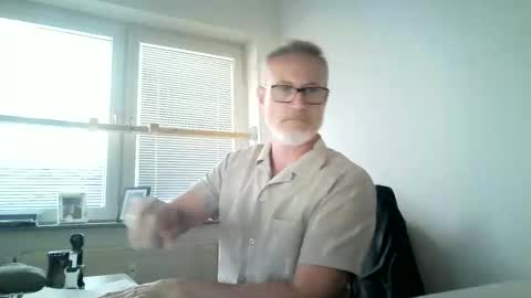 hering76 online show from May 26, 10:32 am