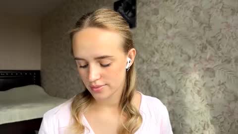 Sylvia online show from September 17, 8:40 am