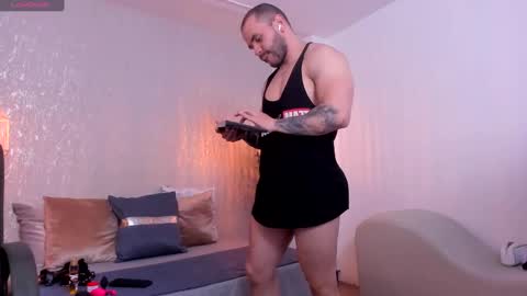 hershell_ online show from September 19, 8:01 pm