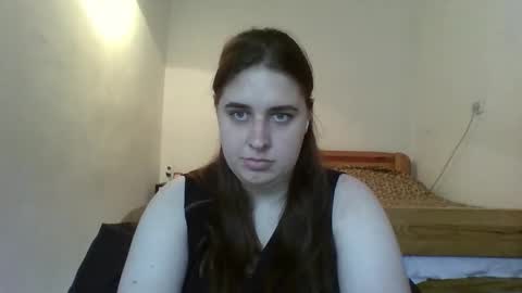 hess_luna_ online show from September 26, 10:34 am