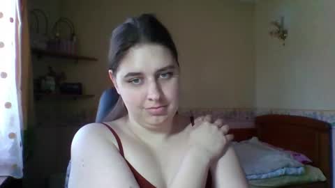 hess_luna_ online show from March 20, 10:31 am