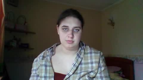 hess_luna_ online show from November 7, 10:29 am