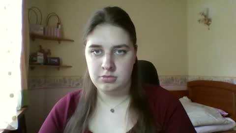 hess_luna_ online show from May 13, 9:08 am