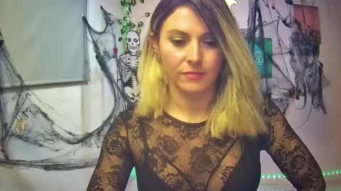 Hestesiaxx online show from October 18, 3:11 am