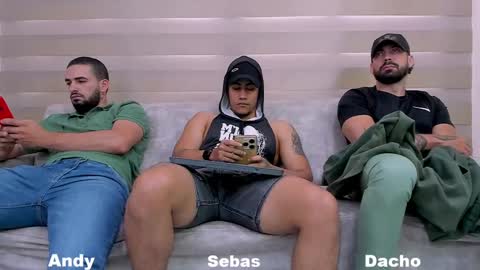 heteros men online show from March 4, 4:30 pm