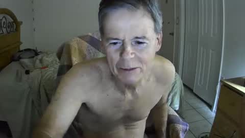 Snapshot of hewes1 chatting on December 30, 7:48 am hewes1 online show from December 30, 7:48 am