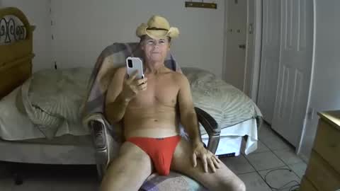 Snapshot of hewes1 chatting on February 18, 10:16 am hewes1 online show from February 18, 10:16 am
